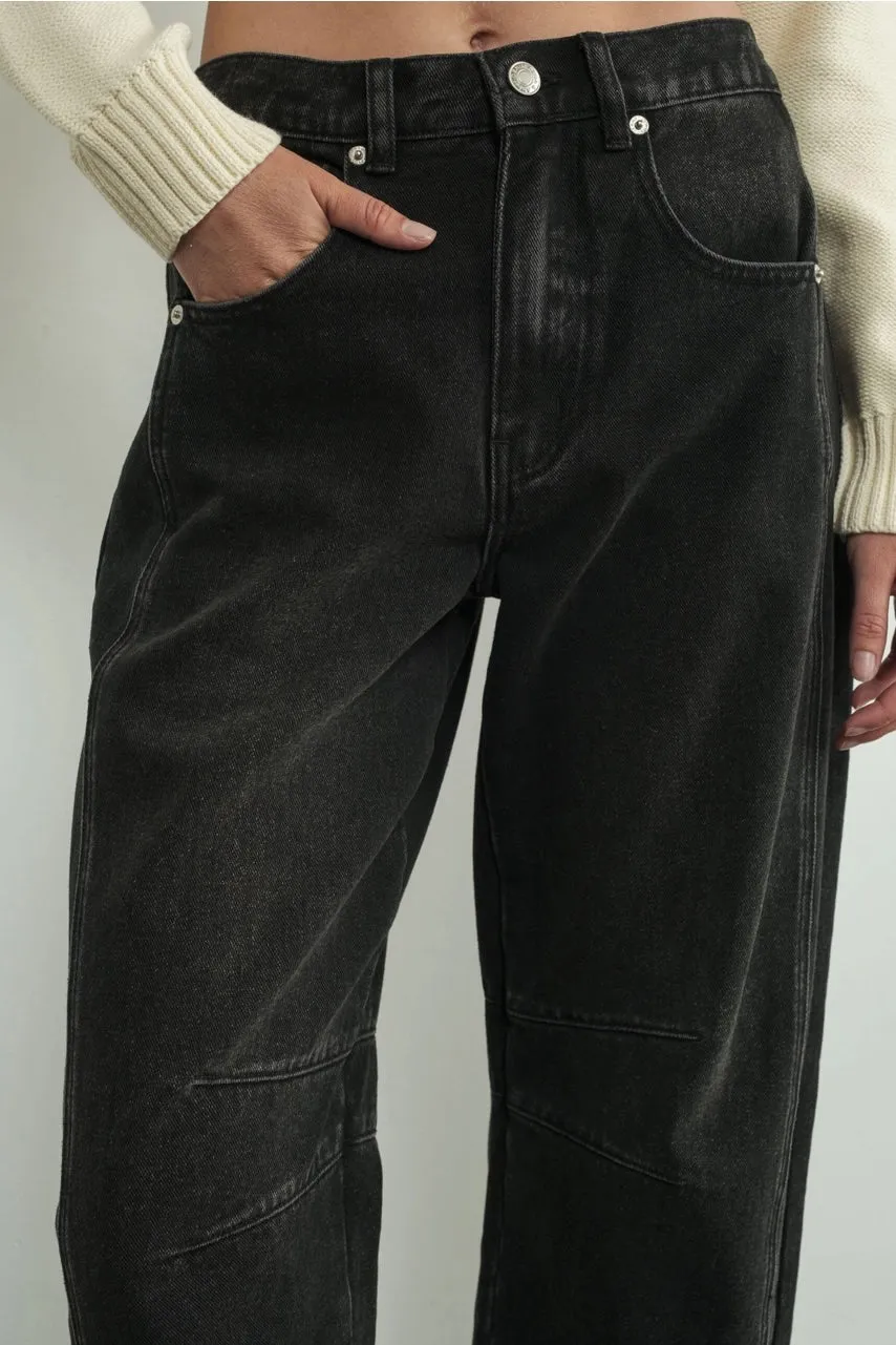 Relaxed Fit Cropped Barrel Jeans