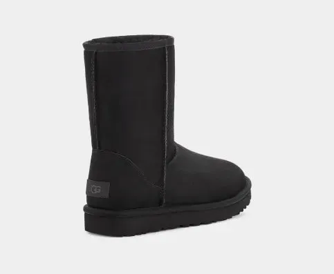 UGG® Women's Classic Short ll